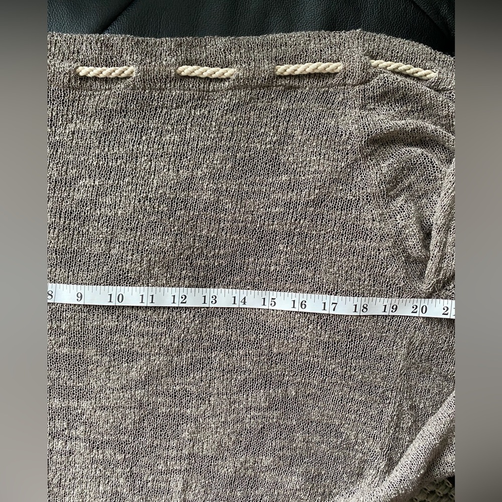 Sisley shrug taupe/grey linen colour EUC one size fits most - Picture 5 of 8